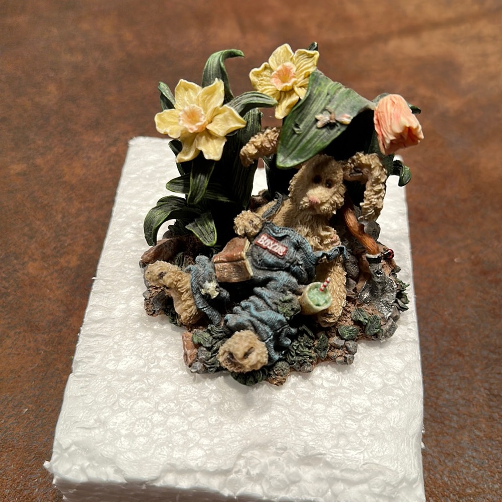 Boyd’s Bear Resin Figure. ‘Farmer McHare’